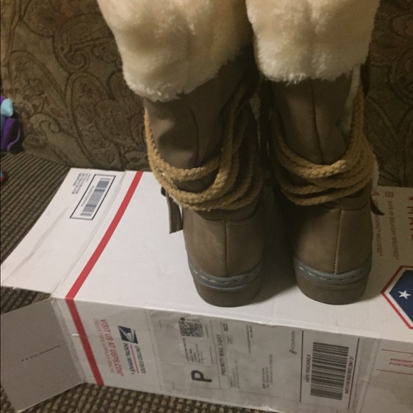 Cute Boots - Picture 3 of 4